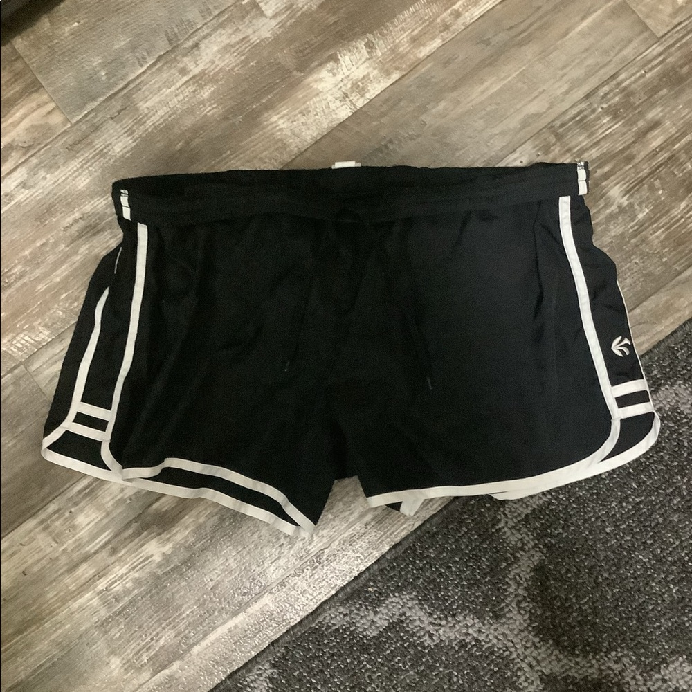 Like New Old Navy Low Rise Athletic Shorts With Liner Size XL